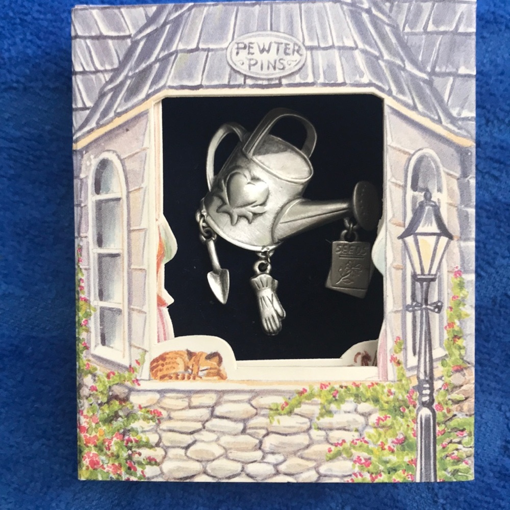 Pewter garden pin